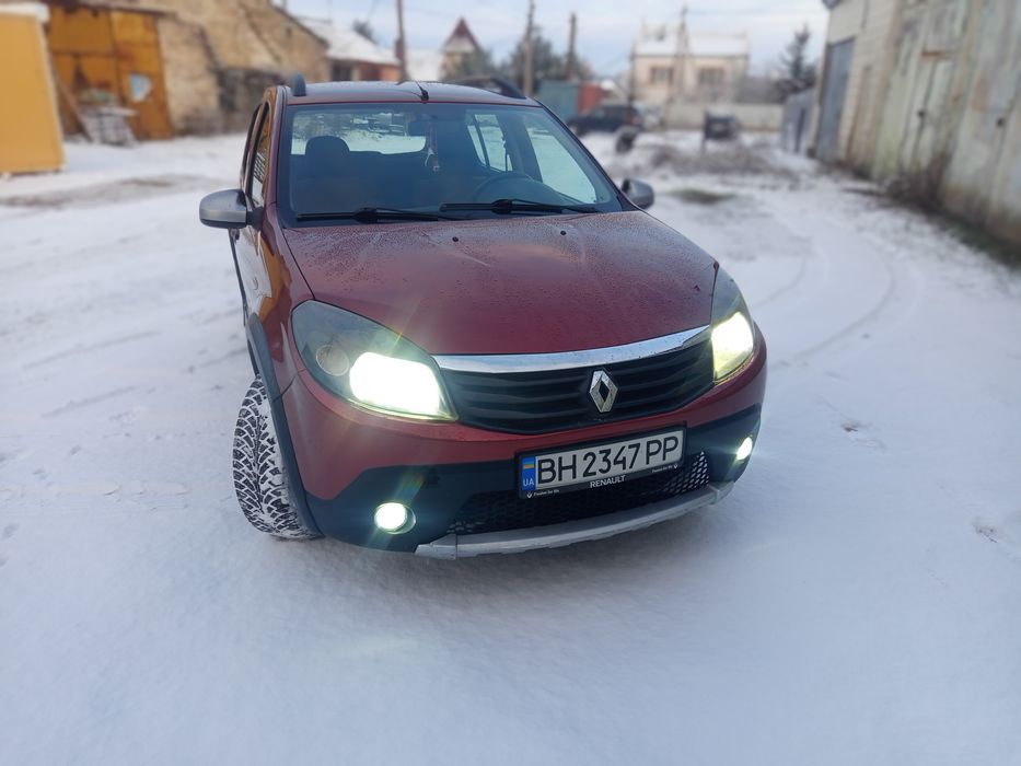Продам Рено сандеро степвей 1.6 бенз