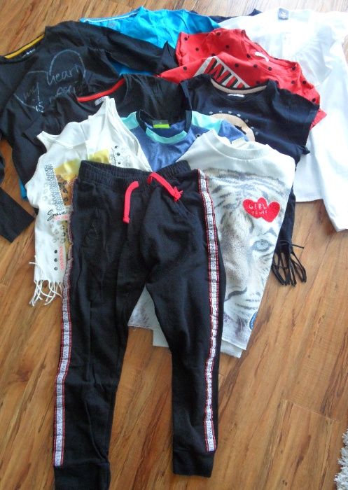 zestaw ubranek dla dziewczynki na wzrost 134/140. Stan bdb