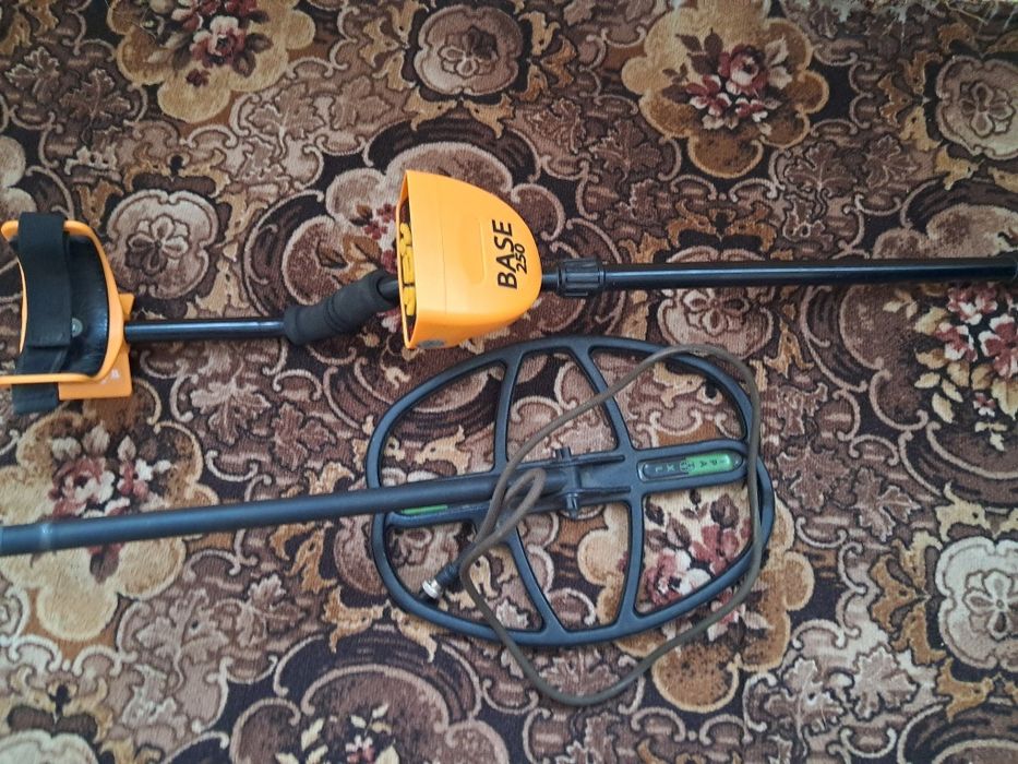 Металлоискатель BASE 250 с катушкой IРА XL