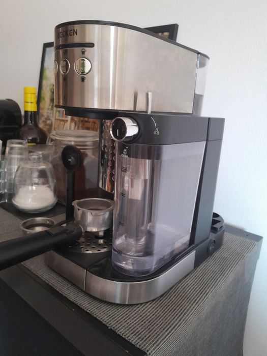 Máquina de Café Expresso Becken (c/ Depósito de Leite para Cappuccino) – Excelente Estado