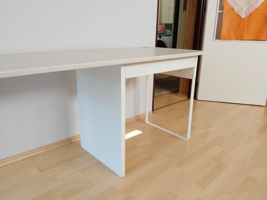 Biurko z dużym obszarem roboczym 175x60cm