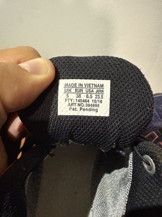 Кросівки жіночі SALOMON gore-tex  (розмір 38)