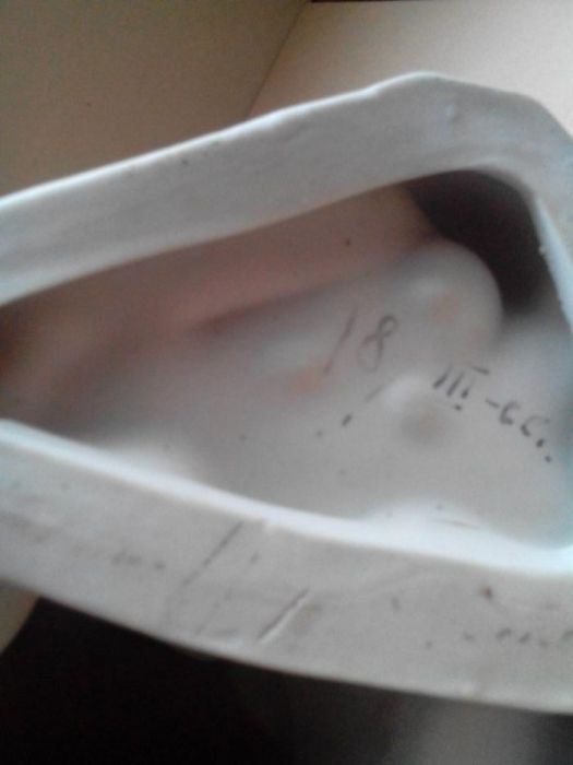 Зимняя рыбалка  скульптура фарфор 1966г. Сысерть СССР,