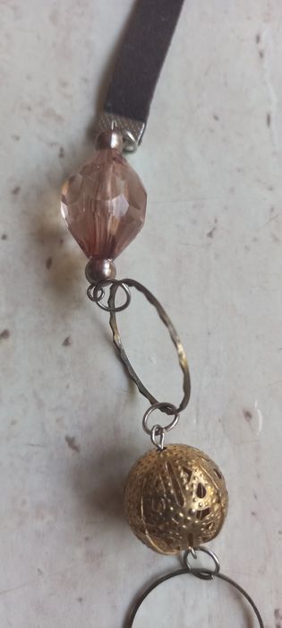 Długi naszyjnik drewno metal