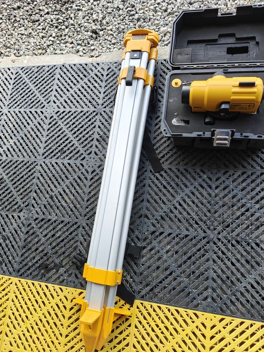 Niwelator optyczne DeWalt DW096
