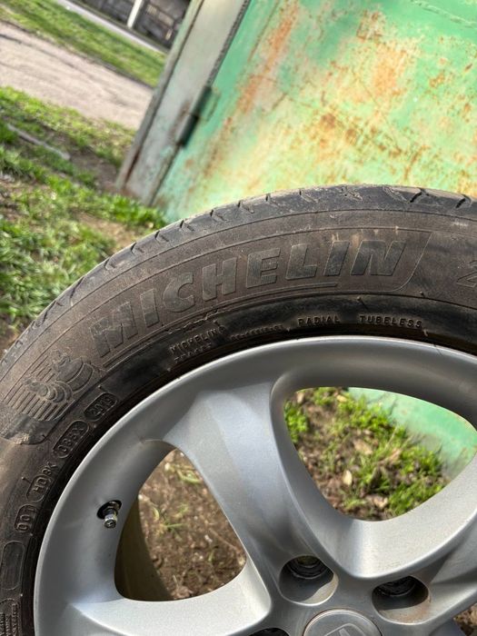 Диски R17 5x114.3 с резиной