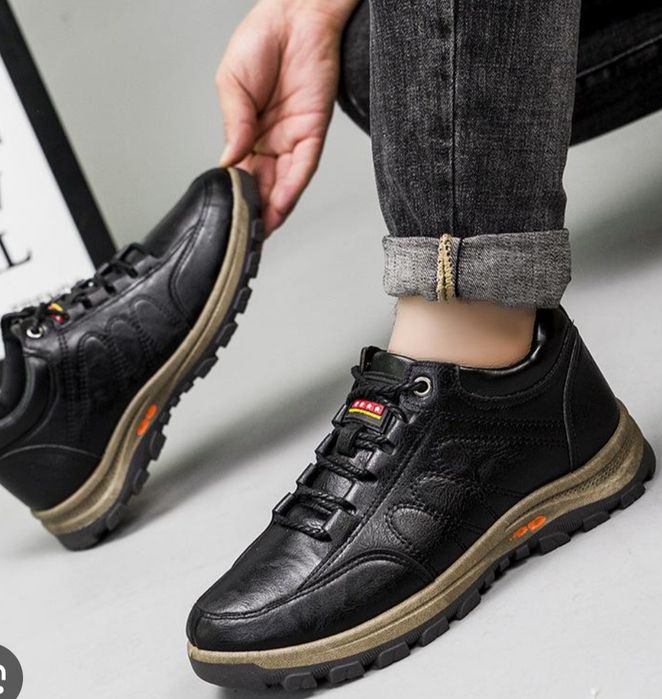 Кросівки чоловічі шкіряні