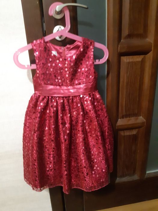 Святкове плаття  на 3 рочки