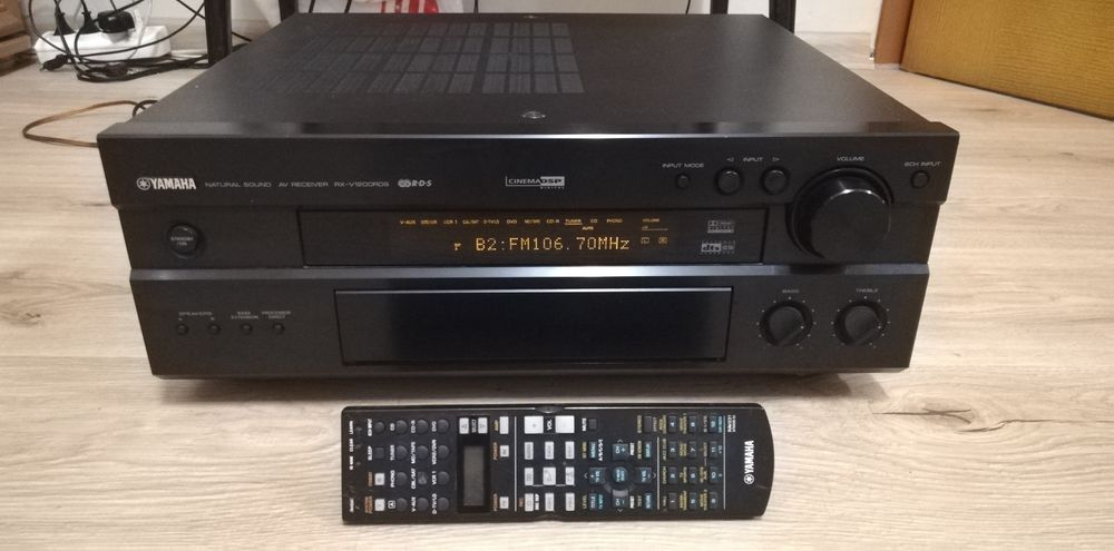 Amplituner Yamaha RX-V 1200RDS z oryginalnym pilotem RAV-231