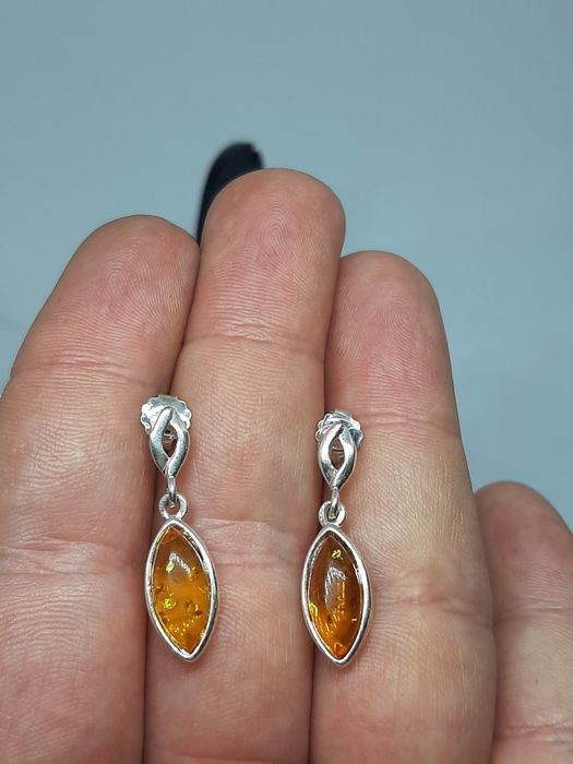 Piekne kolczyki ze srebra, srebro 925 z bursztynem