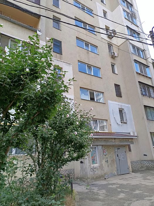 Продам 2 квартиру с кухней - студией 27 метров, две лоджии, ремонт, Черемушки, мебель и техника!