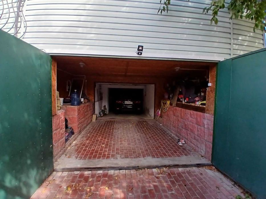 Продаж  просторого будинку, можливо по програмі єВідновлення