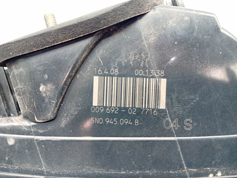 Farolim da mala direito VOLKSWAGEN Tiguan (5N)