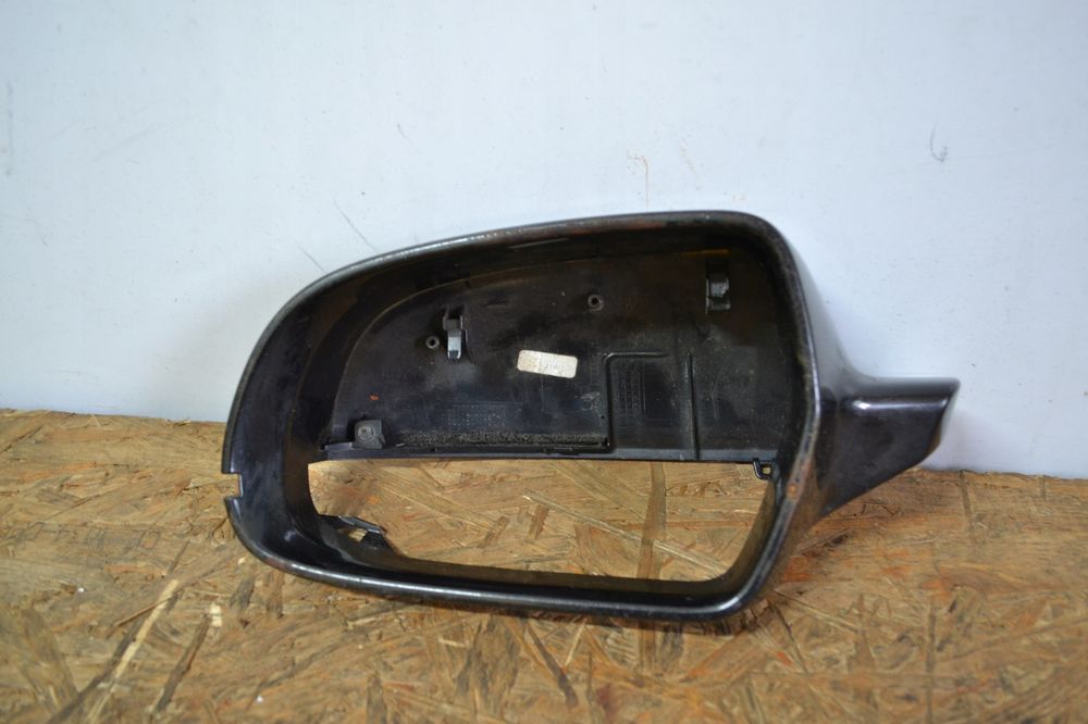 obudowa lusterka prawa audi a5 a4 b8 8t0857528d