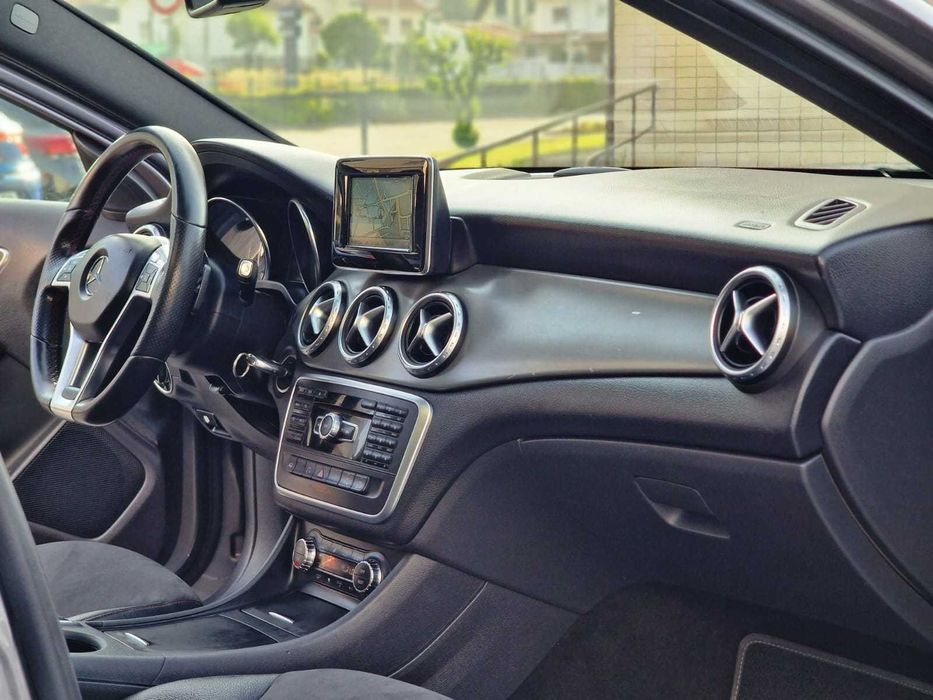 MERCEDES-BENZ GLA 220 AMG 170CV 7-GTRONIC "4MATIC"