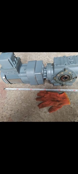 Мотор-редуктор 0,12 квт / 3 об.хв моторедуктор электродвигатель