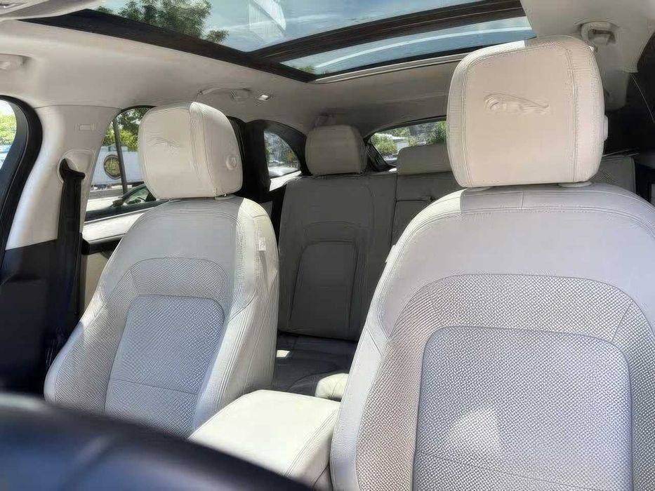 Jaguar F-Pace      2022