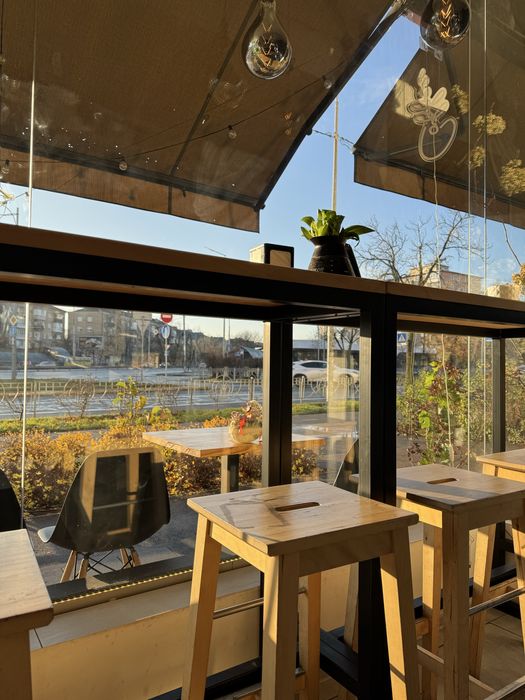 Продається прибуткова кавʼярня де не виключають світло !