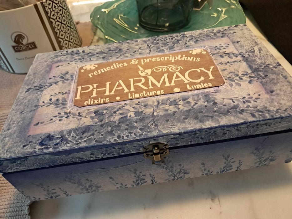 Caixa decorativa, farmácia
