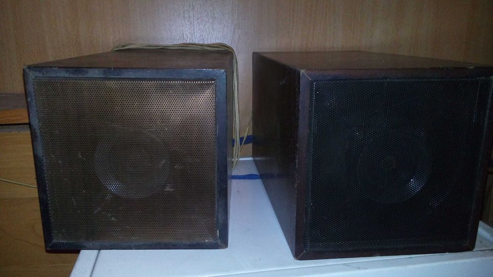 акустична система аудіо колонки