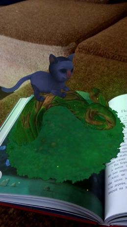Книга Алиса в Зазеркалье, оживающие картинки