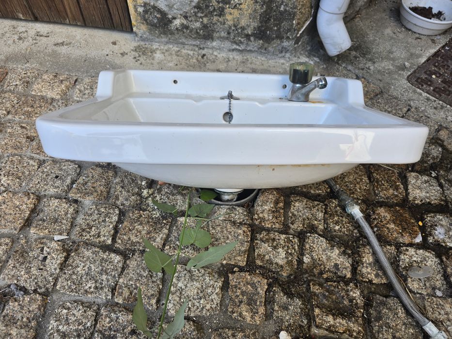 Lavatório de uma torneira