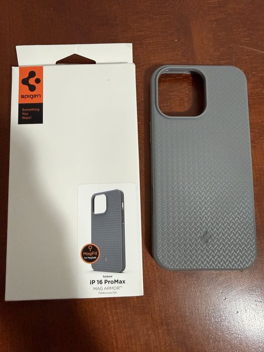 Capa spigen iphone 16 pro max