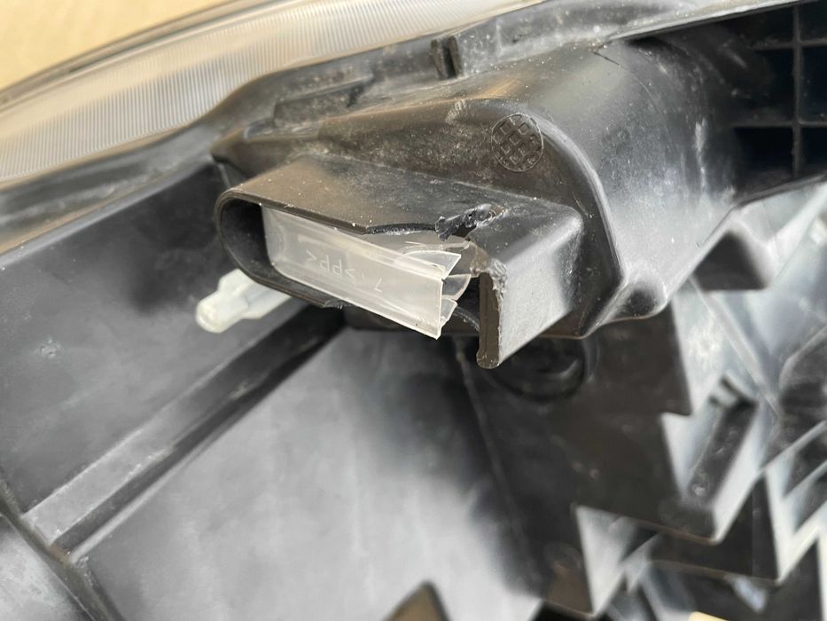 Lampa przód przednia prawa Citroen Berlingo III Europa