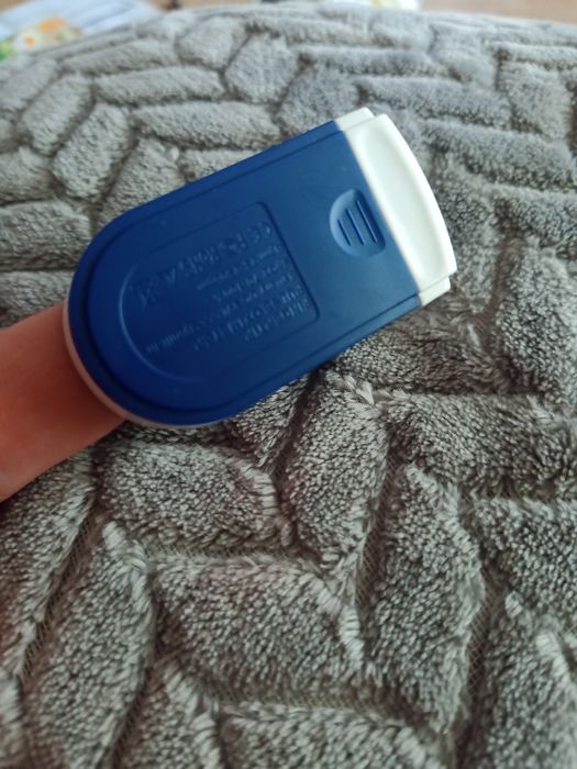 Pulsokstmetr do mierzenia pulsu i tlenu we krwi