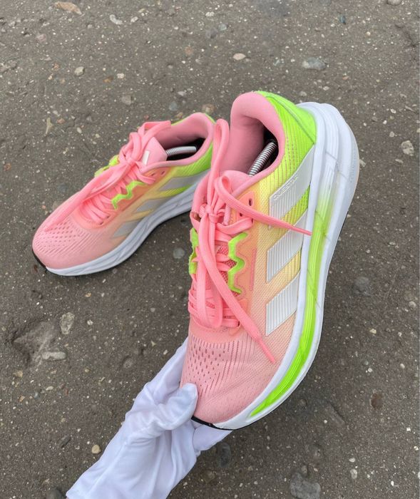 Кросівки Adidas Questar 2