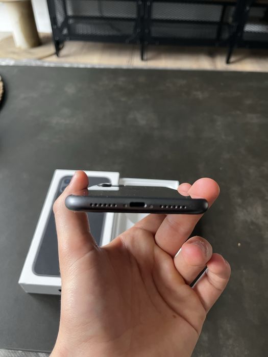 Iphone 11 64GB 74% baterii