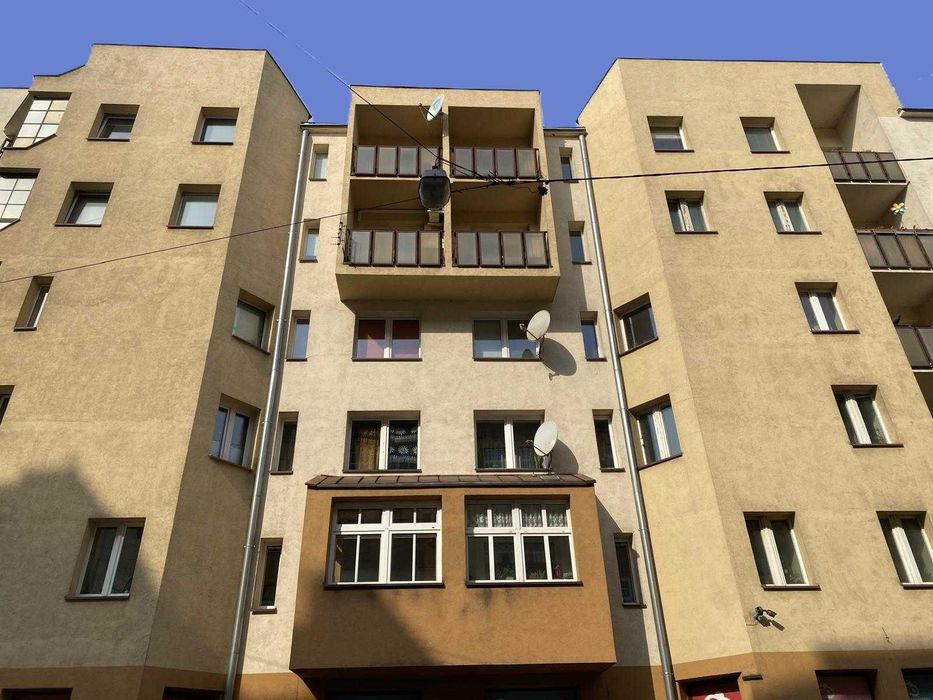 Prestiżowa lokalizacja w Śródmieściu Wrocławia – 3 pokoje, 1 piętro- z potencjałem na cele mieszkalne lub gabinety. Sprzedaję bezpośrednio. - Widok 2