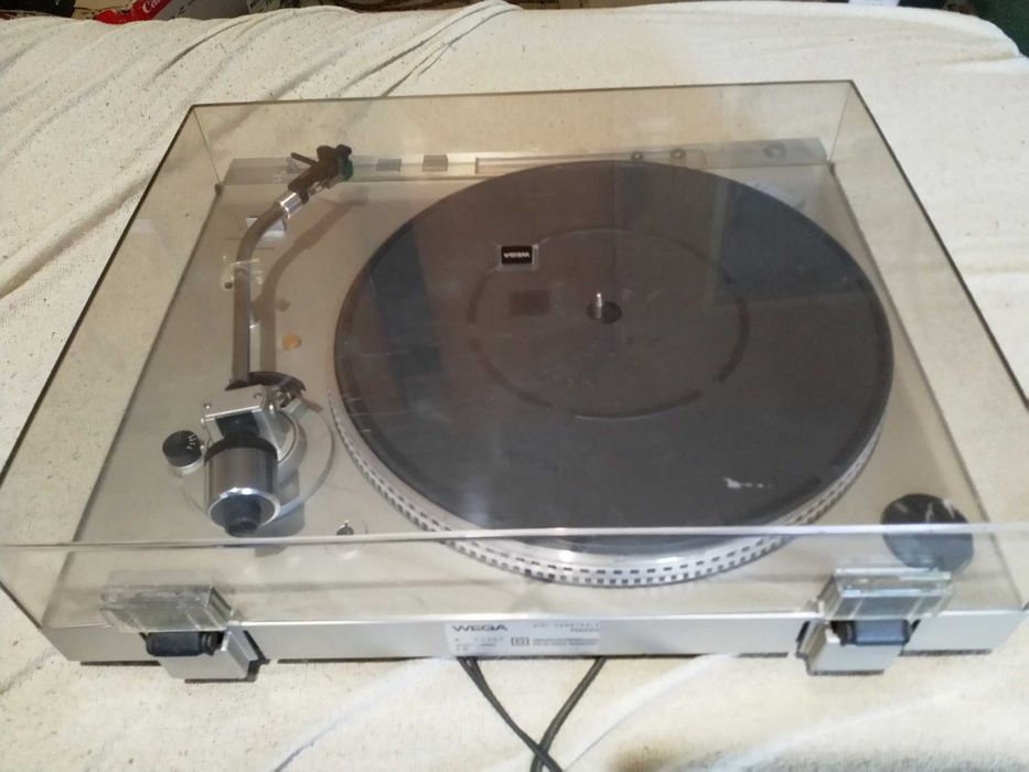 Gramofon Wega P550 (SONY PS X-35) fully automatic