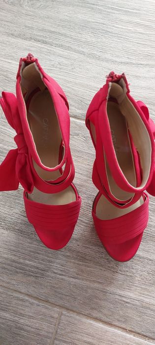 Buty na obcasie catwalk 36