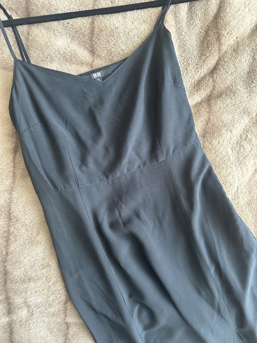 Черное платье uniqlo миди