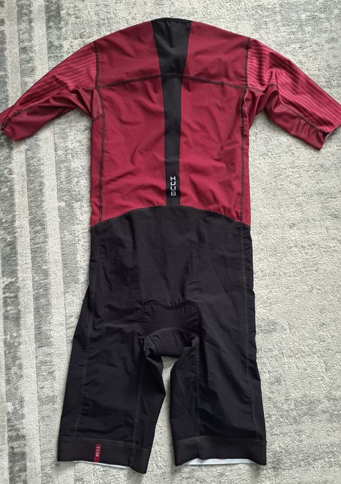 Велокостюм фірми HUUB