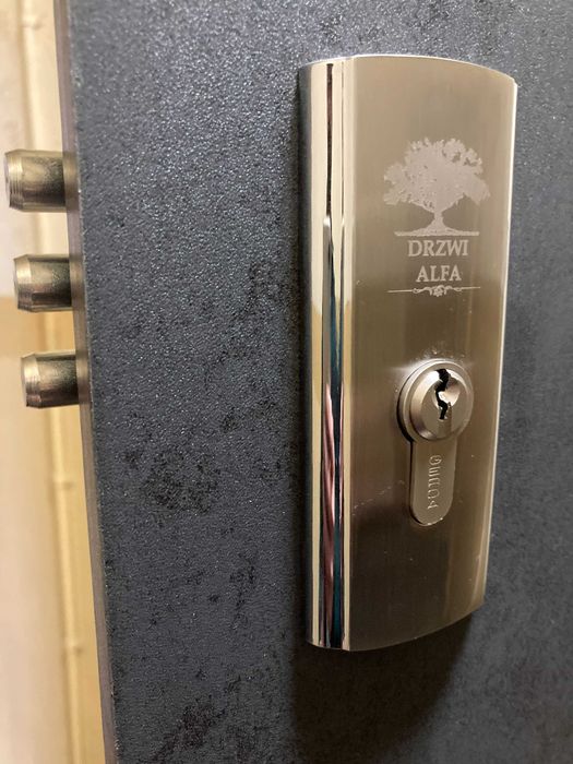 Drzwi Wejściowe Zewnętrzne z montażem ,wyciszone i wzmocnione
