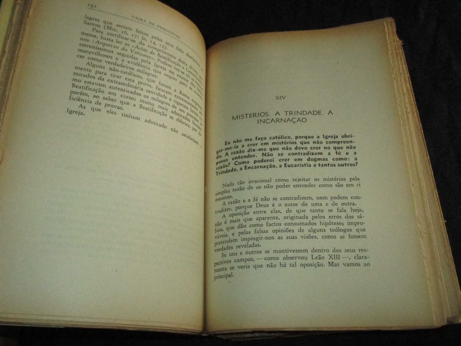 Livro Caixa de Perguntas Bertrand Conway