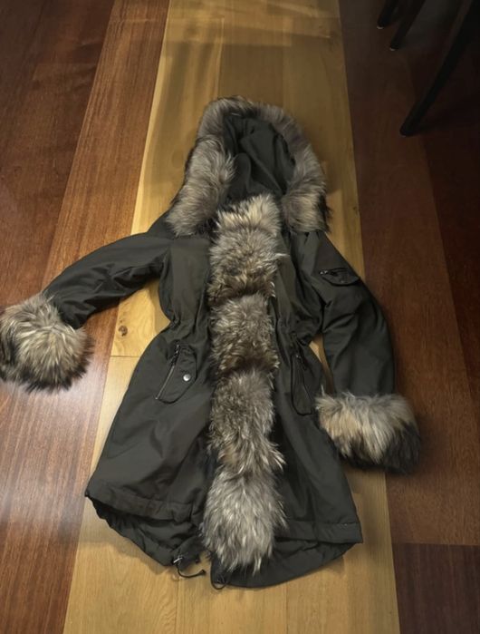 Parka obszyta jenotem