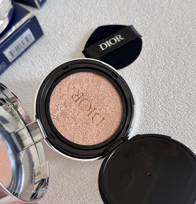 Тональний кушон Dior Forever