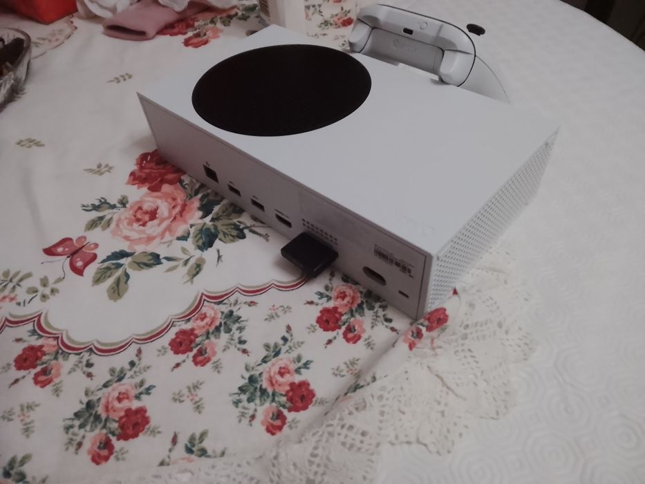 Xbox siries s pouco usada.com hd externo de 512g com comando