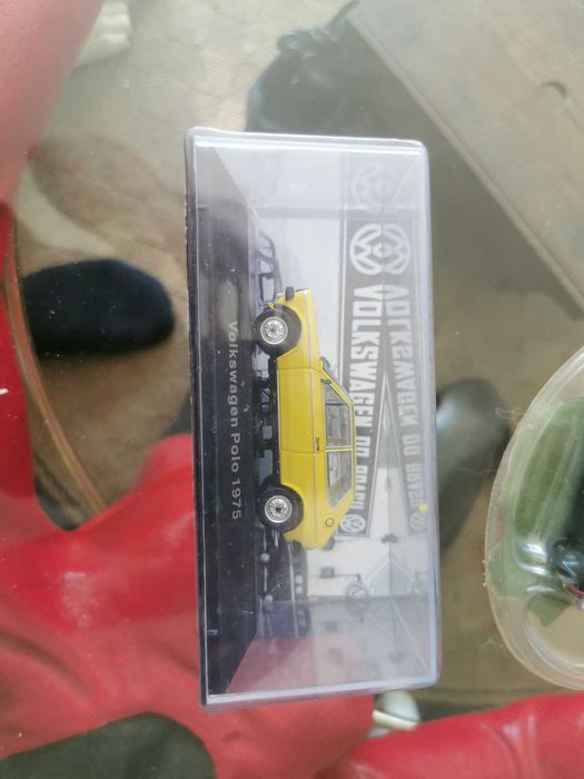 miniatura  Volkswagen polo 1975 escala 1/43