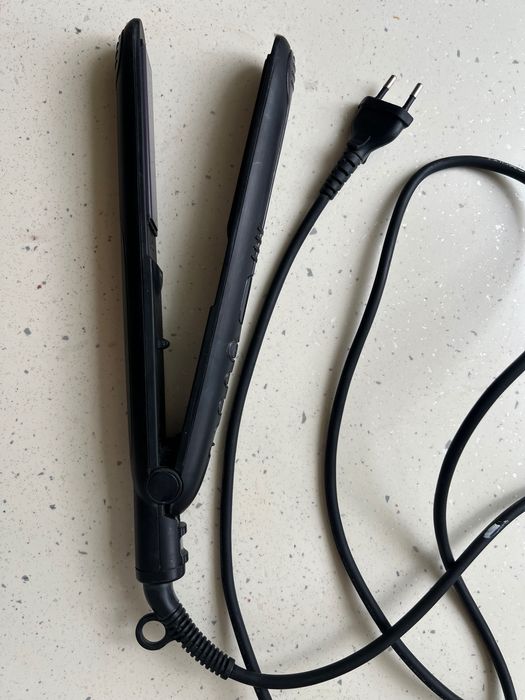 Вирівнювач для волосся Philips