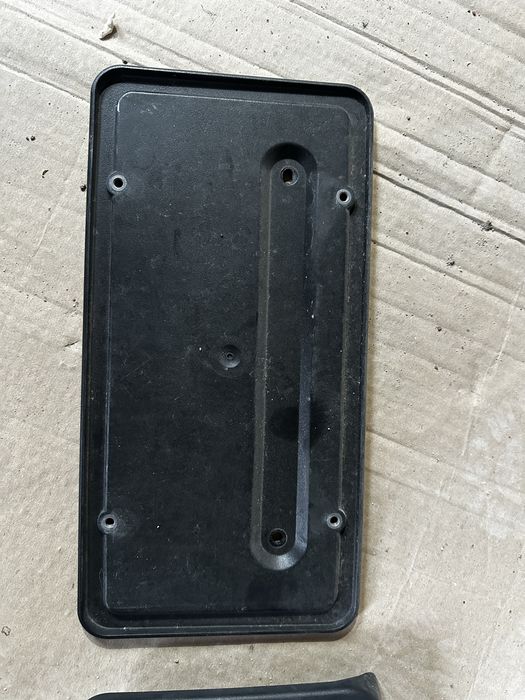 Подіуми номерів Tesla Y