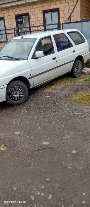 FORD ESCORT 1992року