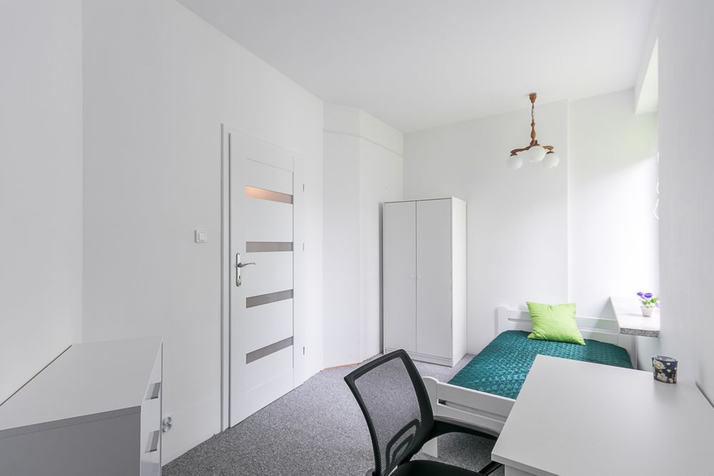 **Rooms close to the Bemowo metro station available from now**