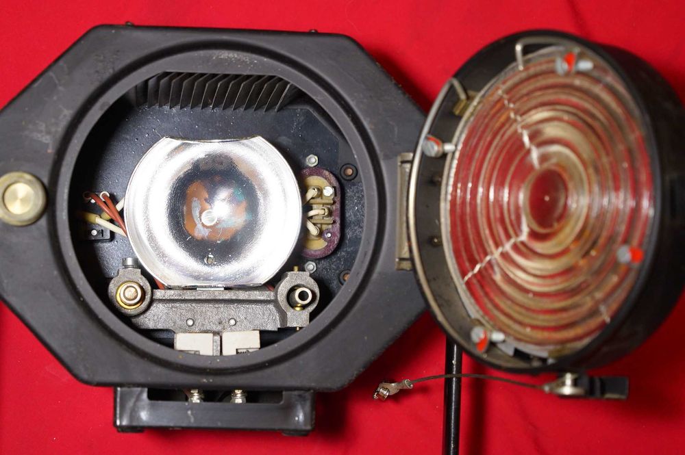 Новый прибор Юпитер 650 НФ комплект с лампочкой