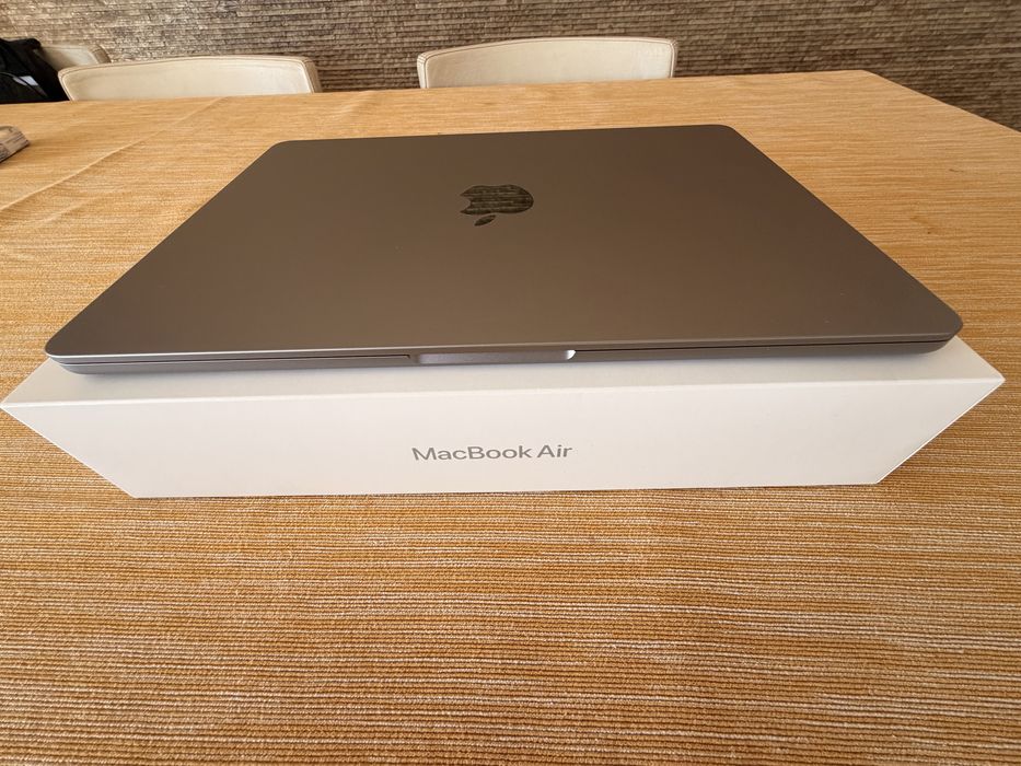 Macbook Air M2 8/256gb