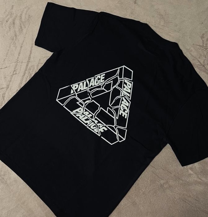 Чорна футболка PALACE