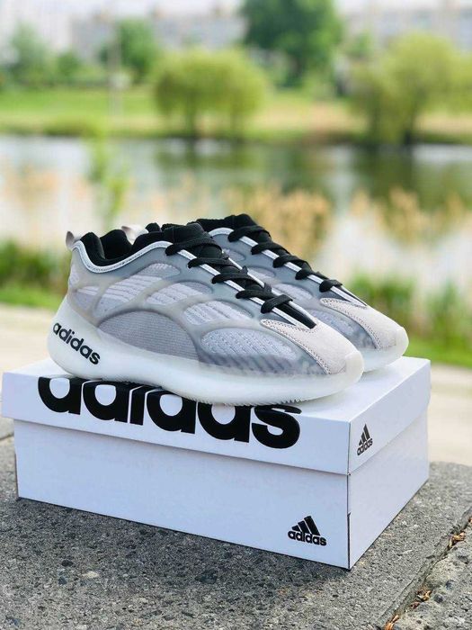 Мужские кроссовки Adidas Black\White / Лето 2026 / Кросовки Адидас топ / Adidas Yezzy Boost / удобные трендовые красавки адидас
